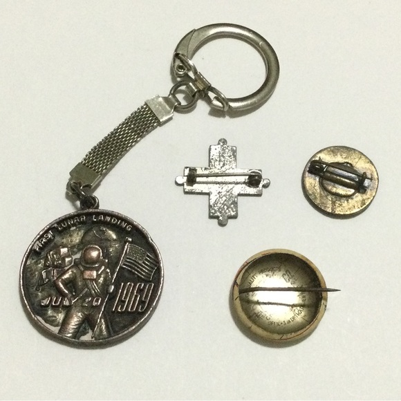 Keychain & Pins - Apollo Moon Mission, Cub Scout, Methodist, WWI Volunteer - Picture 7 of 7